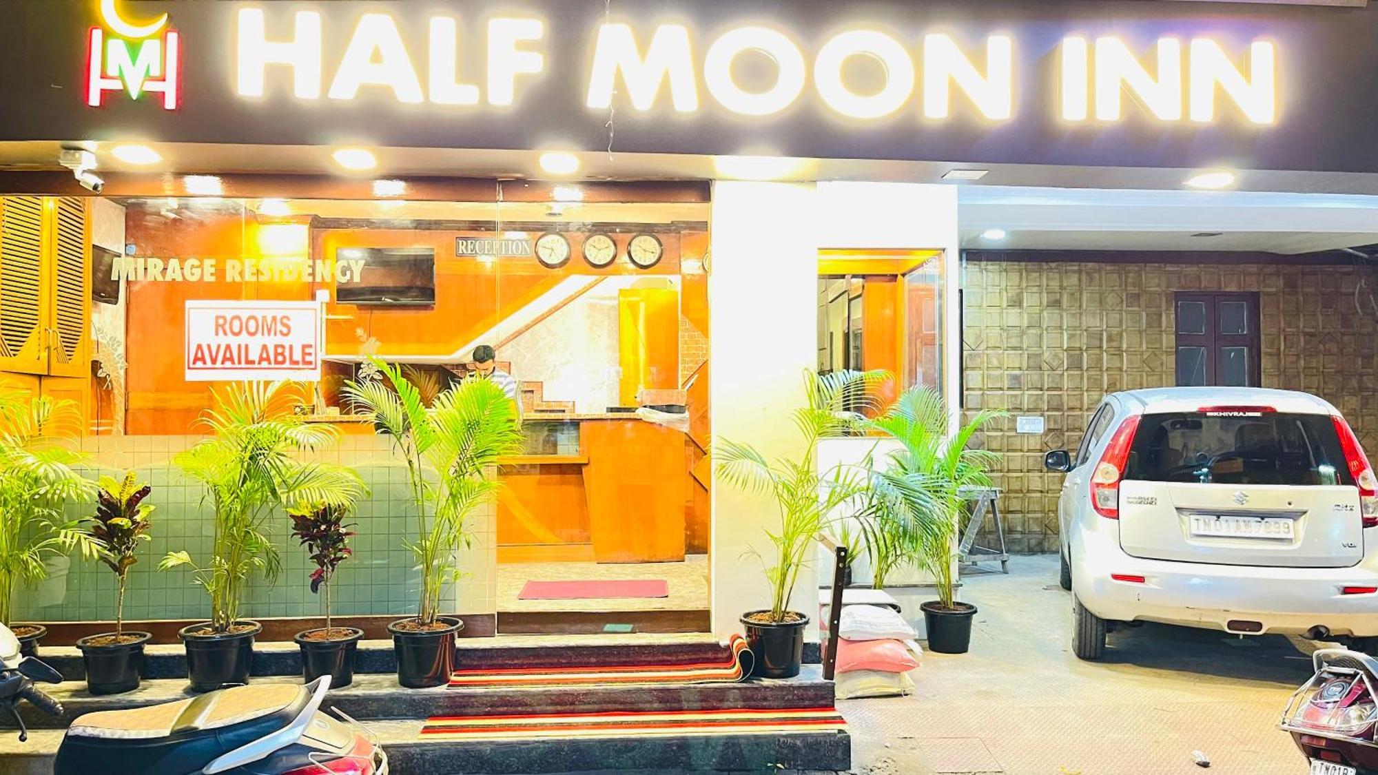 Half Moon Inn チェンナイ エクステリア 写真